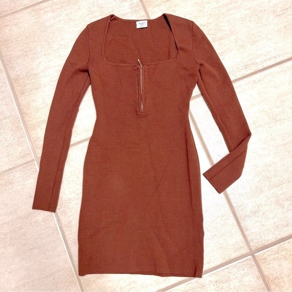Abercrombie & Fitch-Long-Sleeve Half-Zip Mini Sweater Dress-Size: XSP Rusty. - Picture 2 of 12
